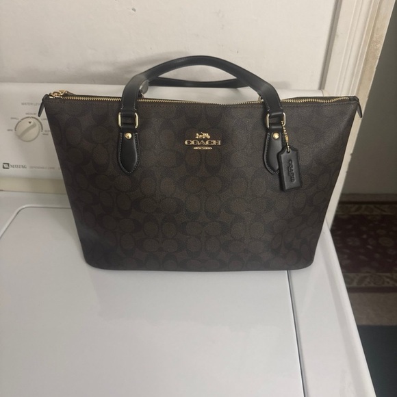 Coach Gallery Tote Shoulder Bag - Picture 2 of 7